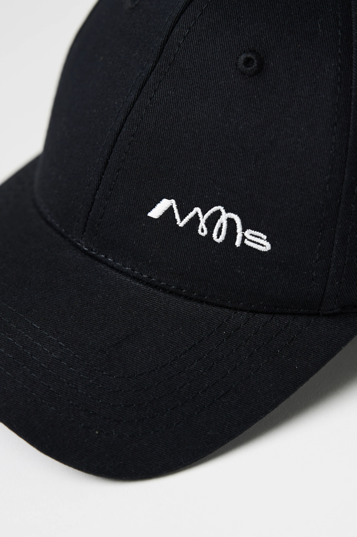 MMS_Store_czapkazdaszkiem_cze 10 2026050.jpg