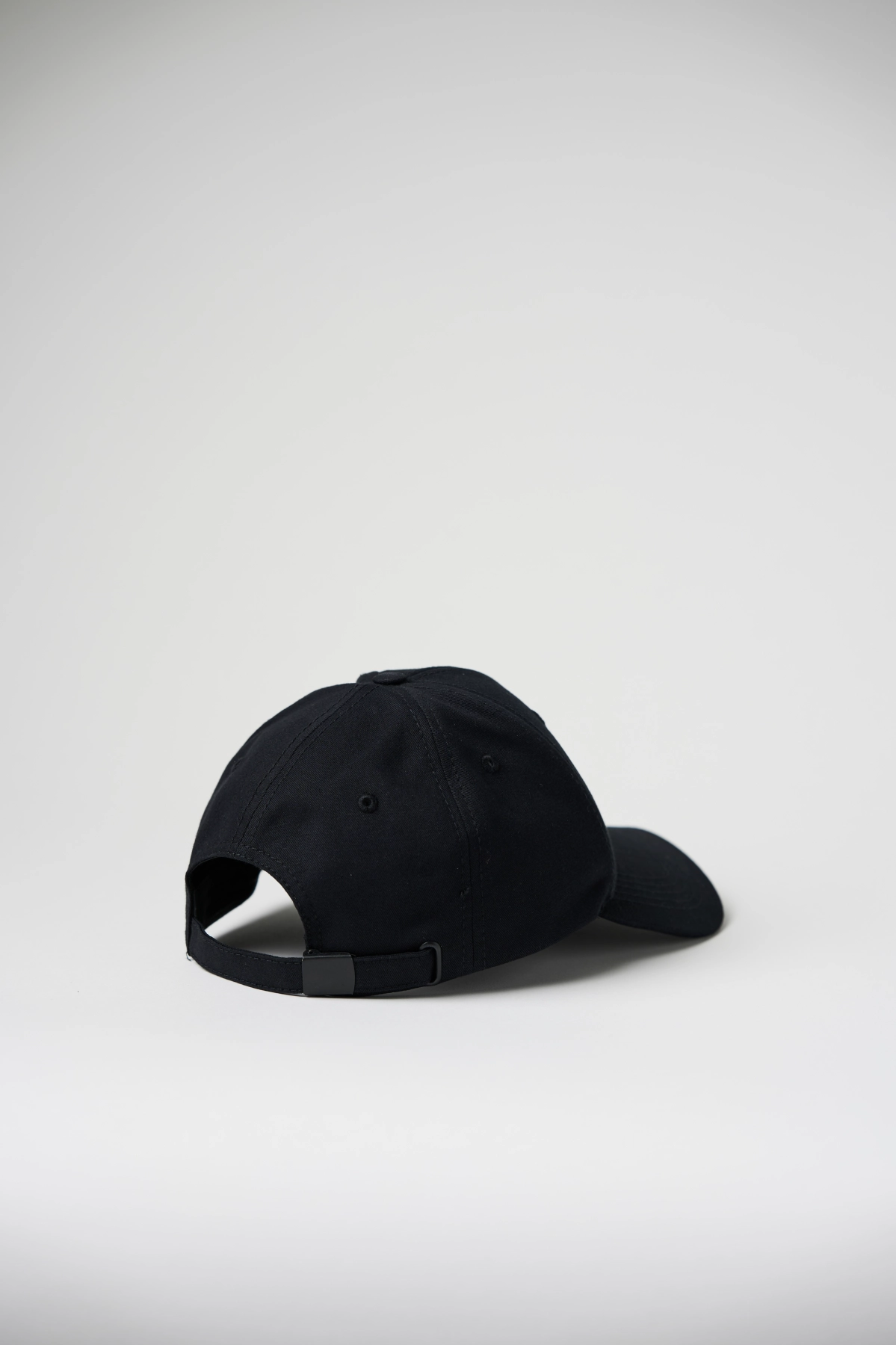 MMS_Store_czapkazdaszkiem_cze 10 2026044.jpg